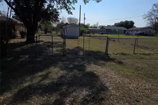 1305 2nd St, Hempstead, TX 77445 - Photo 25