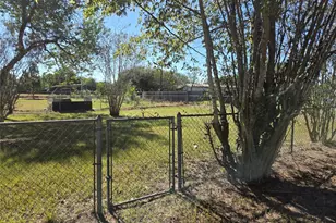 1305 2nd St, Hempstead, TX 77445 - Photo 23
