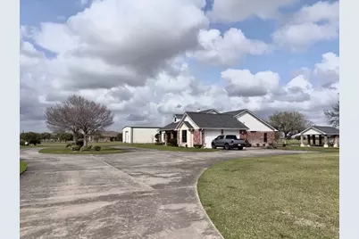 193 Kayla Lane, El Campo, TX 77437 - Photo 3