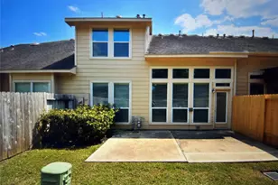 8911 Silent Willow Ln, Sugar Land, TX 77479 - Photo 5
