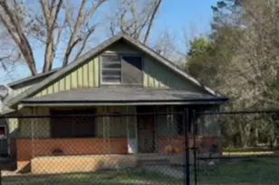 801 Snell Rd, Livingston, TX 77351 - Photo 1