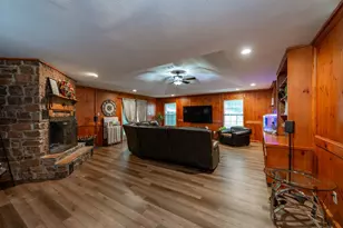330 N 4th St, Beasley, TX 77417 - Photo 19