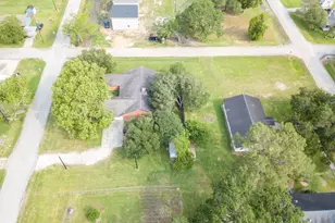 330 N 4th St, Beasley, TX 77417 - Photo 15