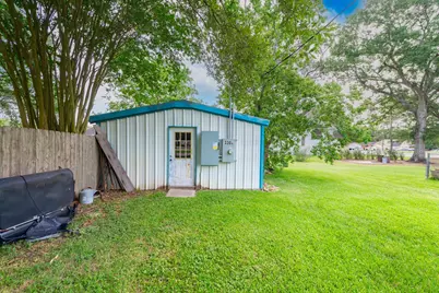 330 N 4th Street, Beasley, TX 77417 - Photo 9