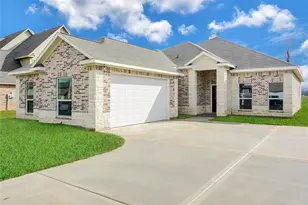 12328 N Chestnut Hls Dr, Conroe, TX 77303 - Photo 3