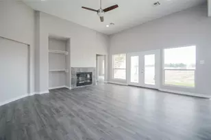 12328 N Chestnut Hls Dr, Conroe, TX 77303 - Photo 9