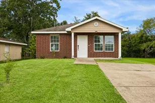 2617 29th Ave N, Texas City, TX 77590 - Photo 1