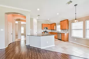 13719 Rolling River Ln, Houston, TX 77044 - Photo 7