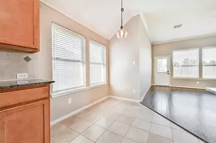 13719 Rolling River Ln, Houston, TX 77044 - Photo 11