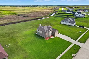 2375 Diamond D Dr, Beaumont, TX 77713 - Photo 3