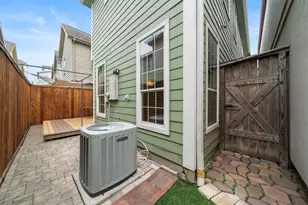 2927 Clinton Dr, Houston, TX 77020 - Photo 17