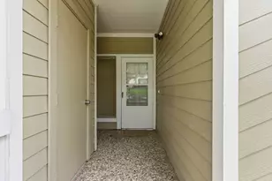144 April Point Dr S, Conroe, TX 77356 - Photo 3