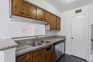 700 Thicket Ln, Houston, TX 77079 - Photo 11