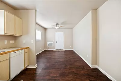 1225 W 25th Street #9, Houston, TX 77008 - Photo 5