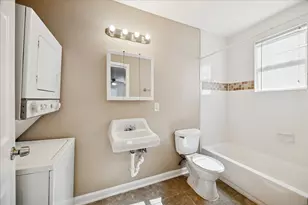 1225 W 25th St, Houston, TX 77008 - Photo 9