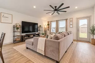 403 Rain Water Ln, Baytown, TX 77523 - Photo 9