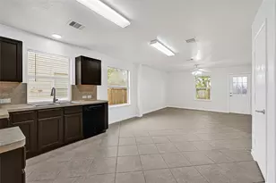 1107 Hampton Villa Ln, Houston, TX 77047 - Photo 5