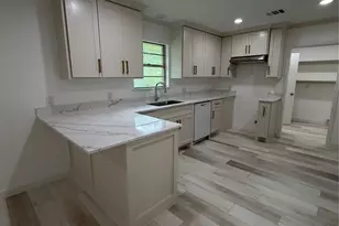 1704 Jones St, Alvin, TX 77511 - Photo 13