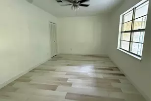 1704 Jones St, Alvin, TX 77511 - Photo 3