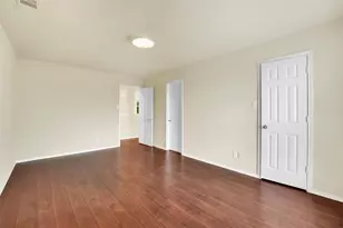 2754 Red Oak Dr, Grand Prairie, TX 75052 - Photo 33