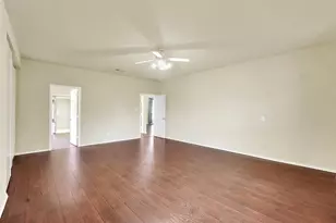 2754 Red Oak Dr, Grand Prairie, TX 75052 - Photo 21