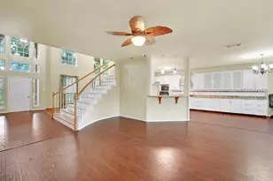 2754 Red Oak Dr, Grand Prairie, TX 75052 - Photo 11