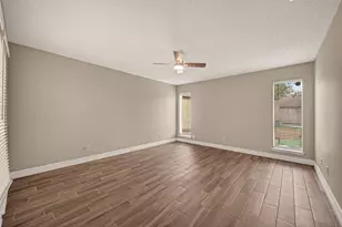 15915 Dunmoor Dr, Houston, TX 77059 - Photo 25