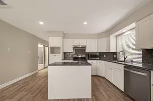 15915 Dunmoor Dr, Houston, TX 77059 - Photo 13