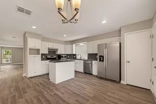 15915 Dunmoor Dr, Houston, TX 77059 - Photo 11