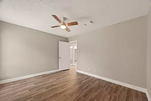 15915 Dunmoor Dr, Houston, TX 77059 - Photo 21