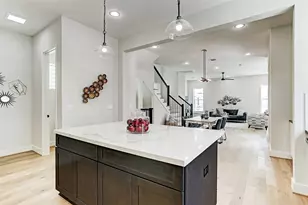 1115 15th 1/2 St, Houston, TX 77008 - Photo 9
