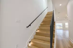 421 E 41st St, Houston, TX 77022 - Photo 19