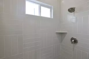 421 E 41st St, Houston, TX 77022 - Photo 21