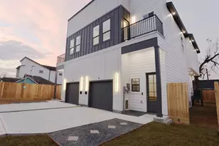 421 E 41st St, Houston, TX 77022 - Photo 3