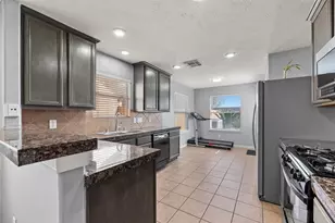 10902 Tobar Falls Cir, Houston, TX 77064 - Photo 9