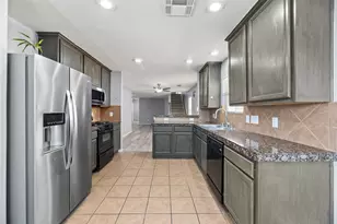 10902 Tobar Falls Cir, Houston, TX 77064 - Photo 11