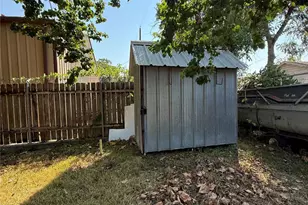 6221 Peg St, Houston, TX 77092 - Photo 9