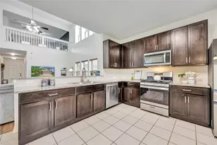 3012 Cambridge Meadows Ln, Dickinson, TX 77539 - Photo 3