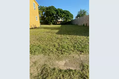 4015 Ball, Galveston, TX 77550 - Photo 7