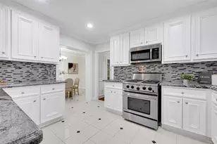 317 Avenue of Oaks St, Houston, TX 77009 - Photo 17
