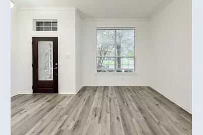 73 E Montfair Boulevard, The Woodlands, TX 77382 - Photo 3