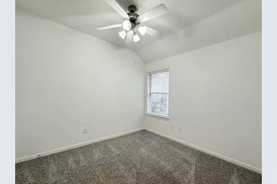 73 E Montfair Boulevard, The Woodlands, TX 77382 - Photo 9
