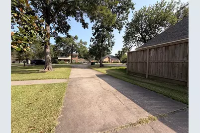 222 Pin Oak Drive, Baytown, TX 77520 - Photo 39