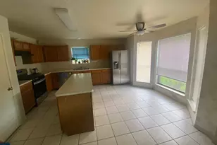 8915 Weyburn Grove Dr, Houston, TX 77088 - Photo 11