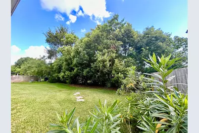 3735 Putnam Drive #B, Bacliff, TX 77518 - Photo 13