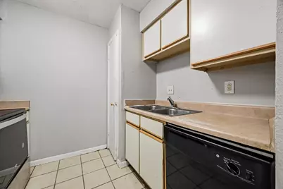 9616 Long Point Road #33, Houston, TX 77055 - Photo 9