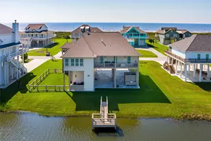 3721 Biscayne Beach Rd, Crystal Beach, TX 77650 - Photo 3