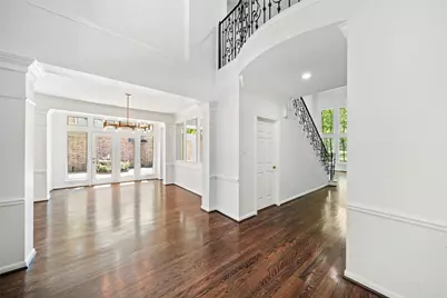 38 N Castlegreen Circle, The Woodlands, TX 77381 - Photo 3