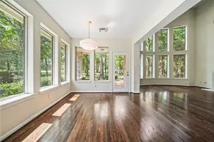 38 N Castlegreen Cir, The Woodlands, TX 77381 - Photo 9