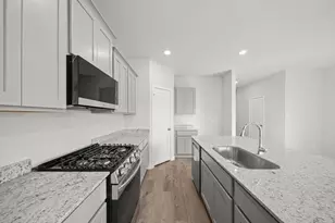 305 Bennett St, Angleton, TX 77515 - Photo 5